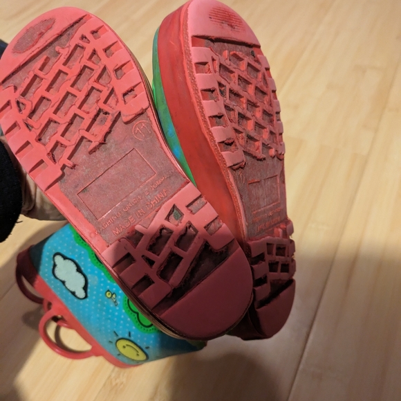 Hello Kitty toddler rainbows - Picture 2 of 4